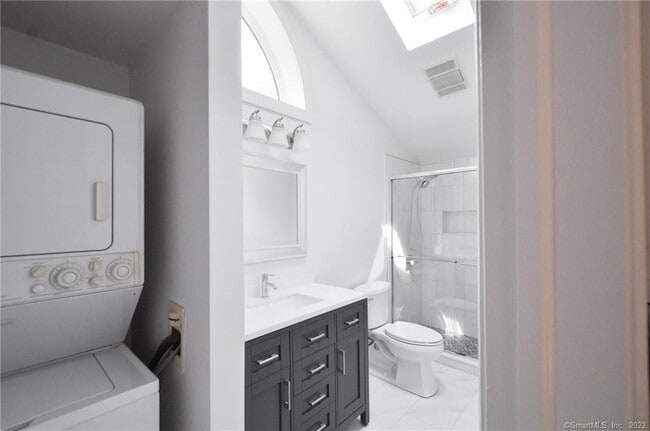 Building Photo - 1500 Redding Rd