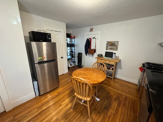 Building Photo - 5-7 Blake St. Unit 4