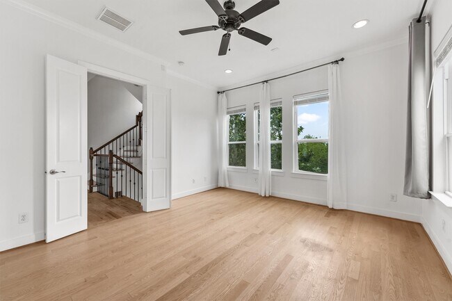 Building Photo - 3205 Baron St