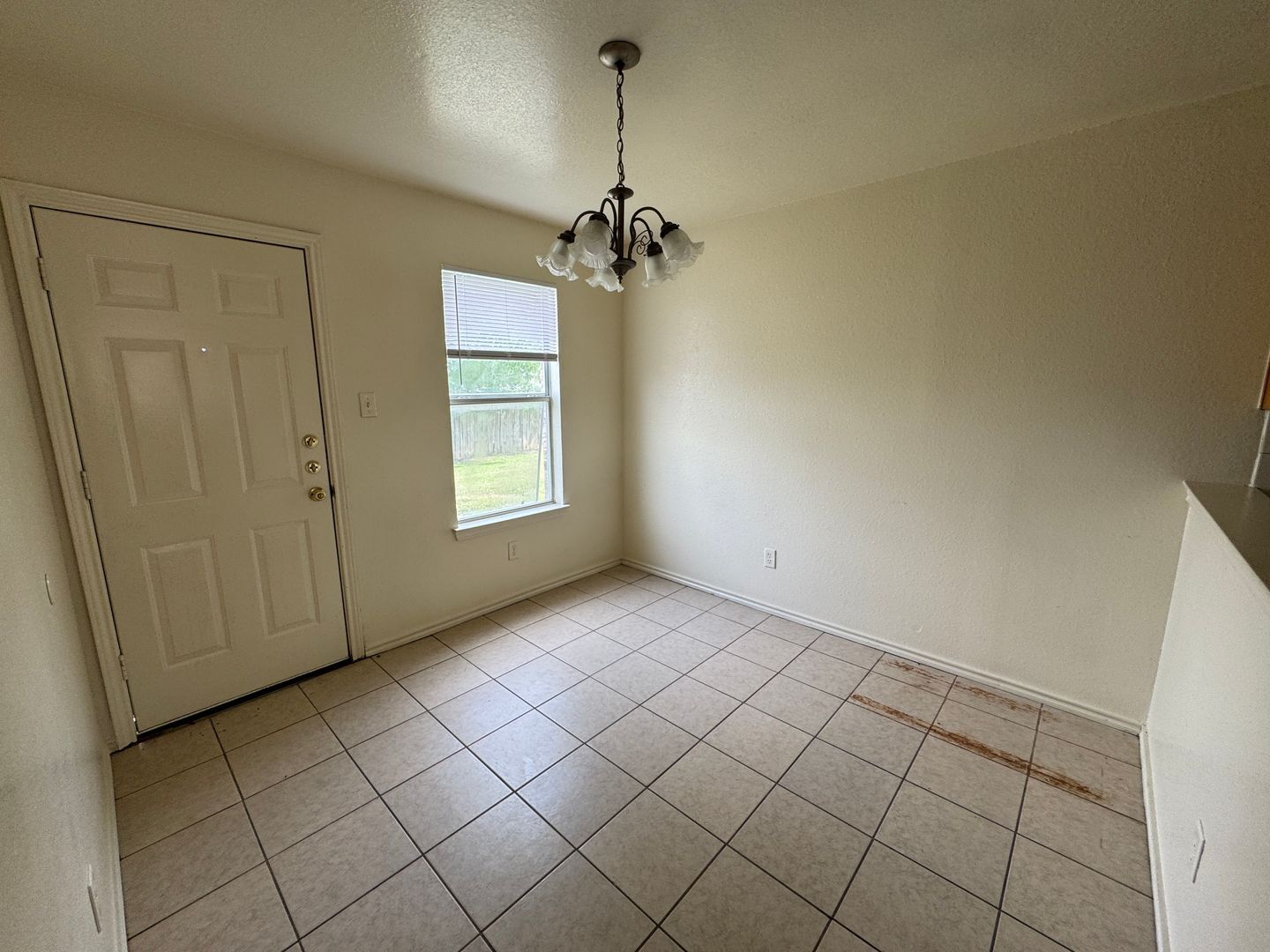 Building Photo - 1300 Dugger Cir