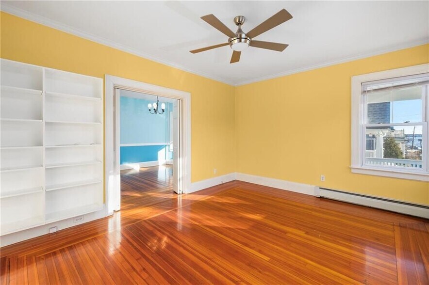 Building Photo - 73 Bayside Ave