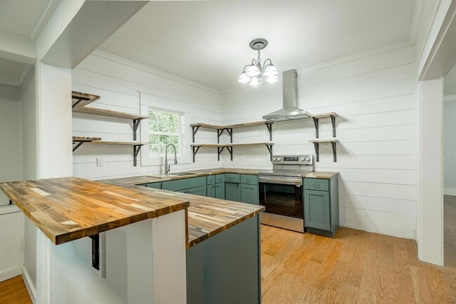 Building Photo - 671 Tremont Pl