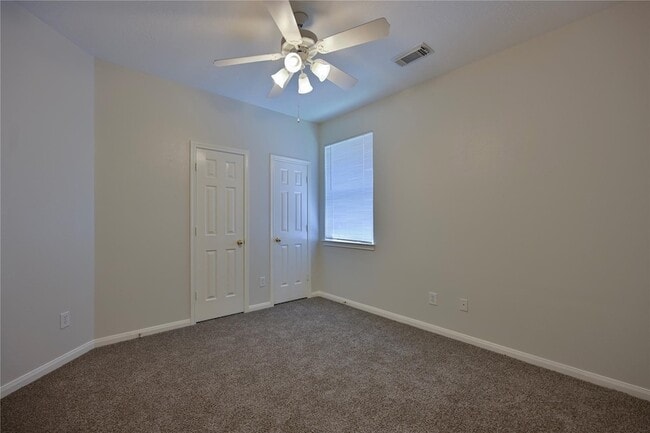 Building Photo - 6715 Village Bridge Dr