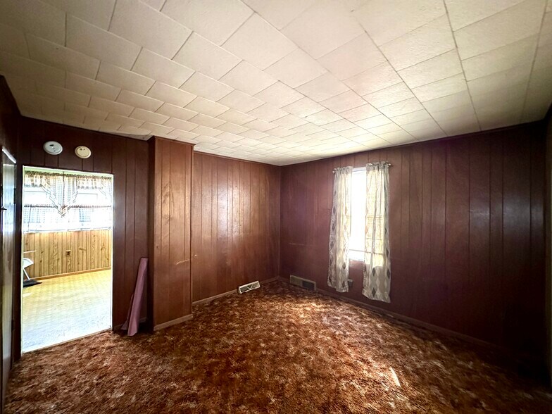 Building Photo - 806 1/2 Harrison St