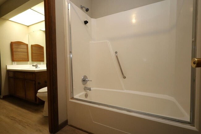 Building Photo - 1307 Baytree Dr