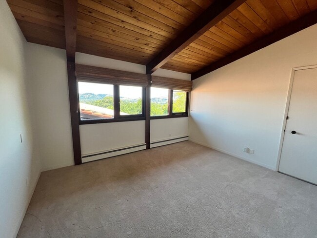 Building Photo - SPACIOUS FOUR BEDROOM TWO AND HALF BATH CH...