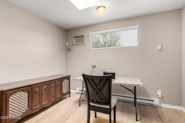 Building Photo - 3407 N Pleasant Dr