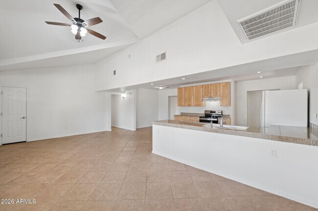 Building Photo - 7 S Catalina St