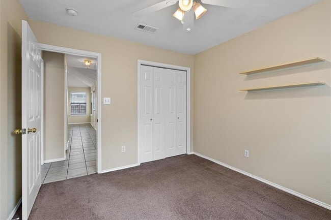 Building Photo - 1404 River Oak Dr