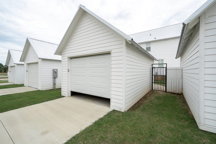 Building Photo - 2100 Loretta Parker Ln