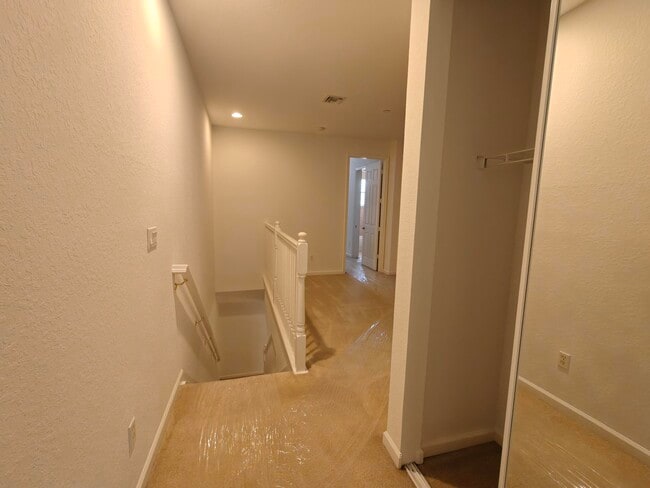 Building Photo - 9462 SW Purple Martin Way