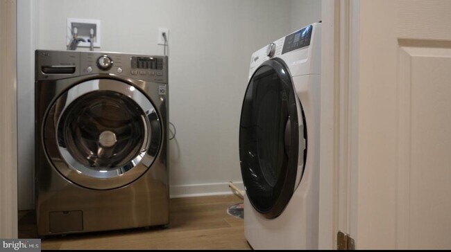 Building Photo - 5114 Montgomery Rd