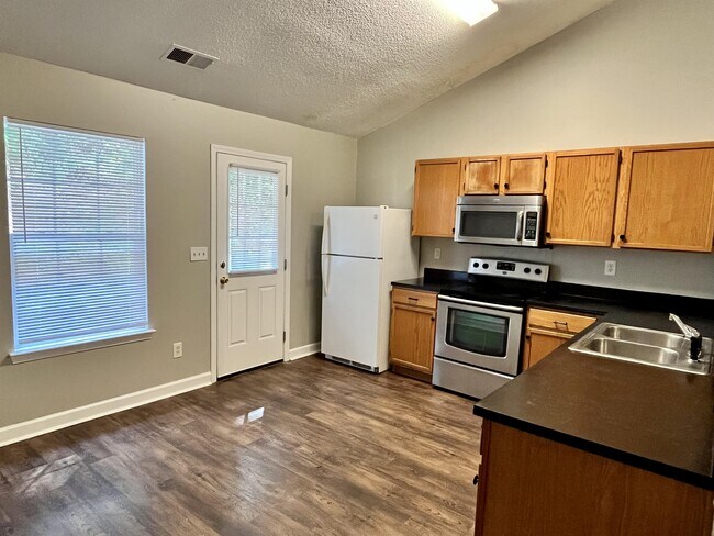 Building Photo - 325 Kingville Dr