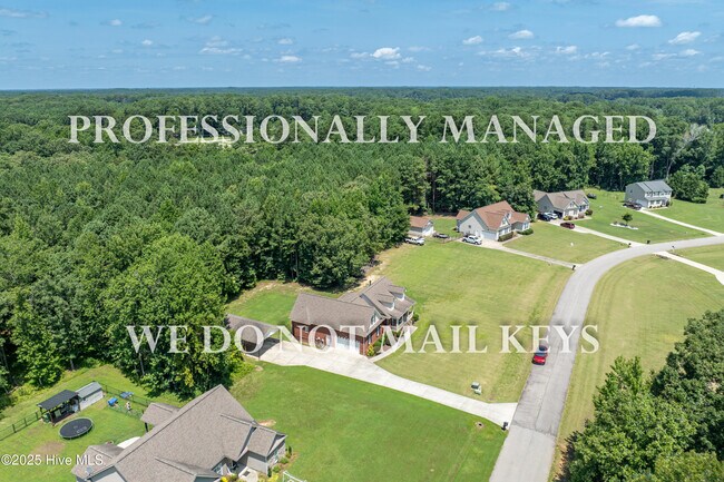 Building Photo - 6654 Colleen Dr