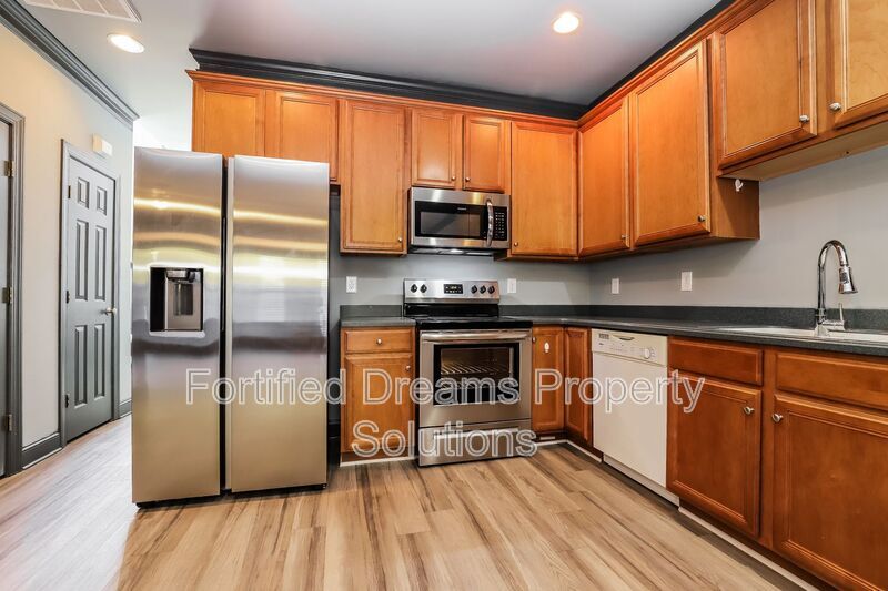 Building Photo - 103 Eva Dr