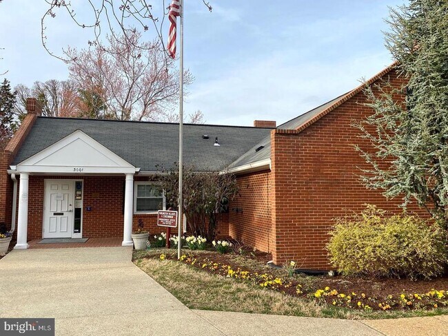 Building Photo - 2883 S Abingdon St