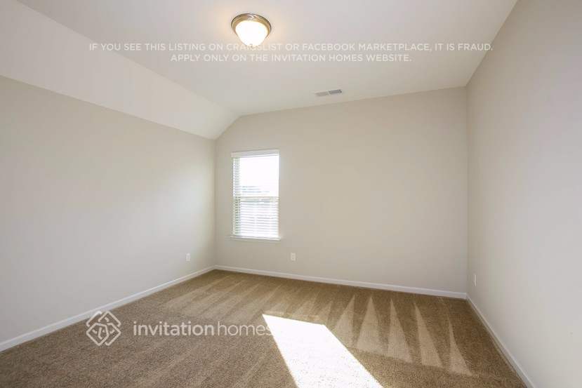 Building Photo - 11326 Cedarvale Farm Pkwy