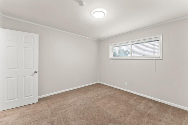 Building Photo - 2352 Elmwood Cir SE