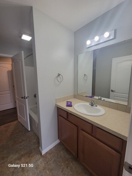 Bathroom - Cottonwood Crossing