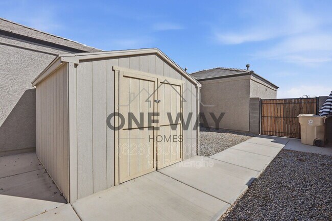 Building Photo - 30558 W Clarendon Ave