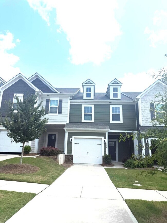 Primary Photo - Available