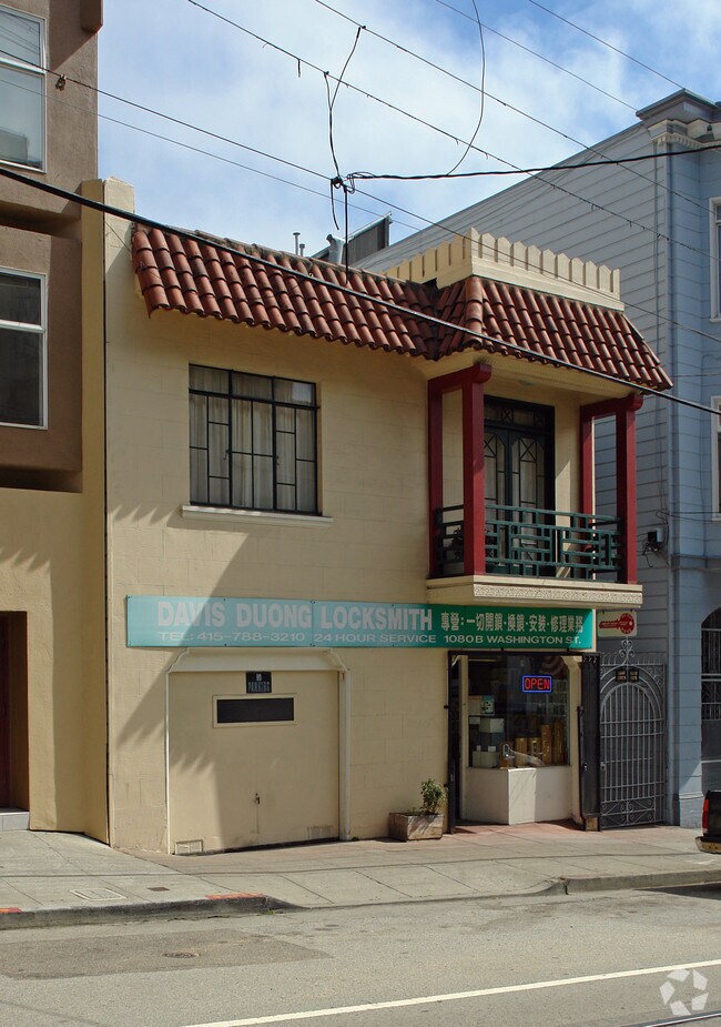 Building Photo - 1080 Washington St