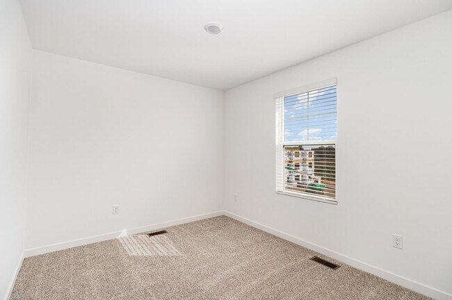 Building Photo - 2171 Yellowstone Blvd