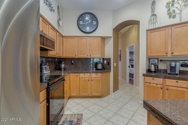 Building Photo - 3922 E Carson Rd