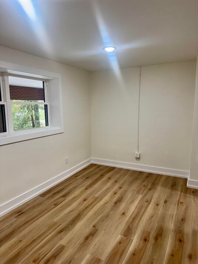 Building Photo - 2113 W Madison Ave