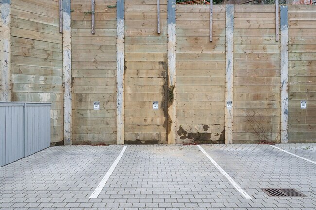 Building Photo - 6125 Sand Point Way NE