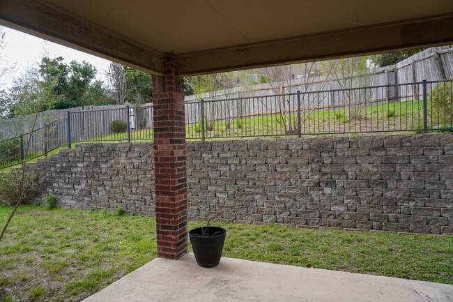 Building Photo - Stone Oak 4 Bedroom Home