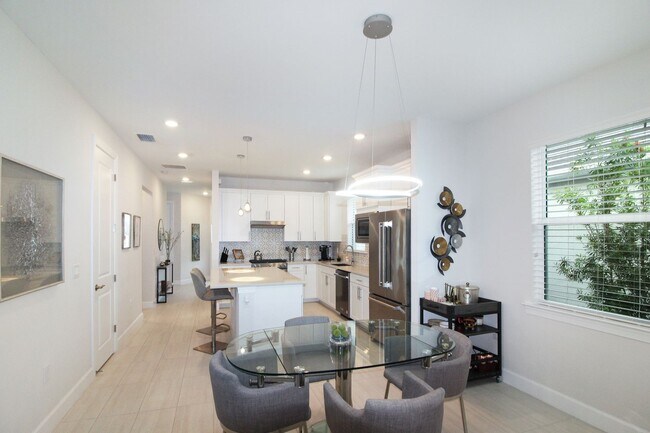 Building Photo - 9884 Bright Water Dr