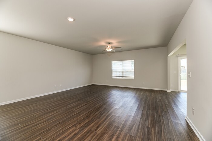 Building Photo - 103 Shire Dr