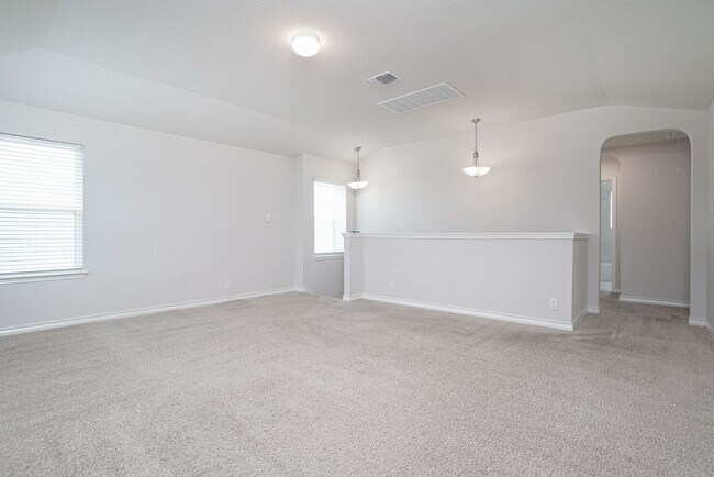 Building Photo - Spacious 4-Bedroom Home for Rent in Alamo ...