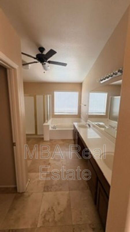 Building Photo - 6434 W Hackamore Dr