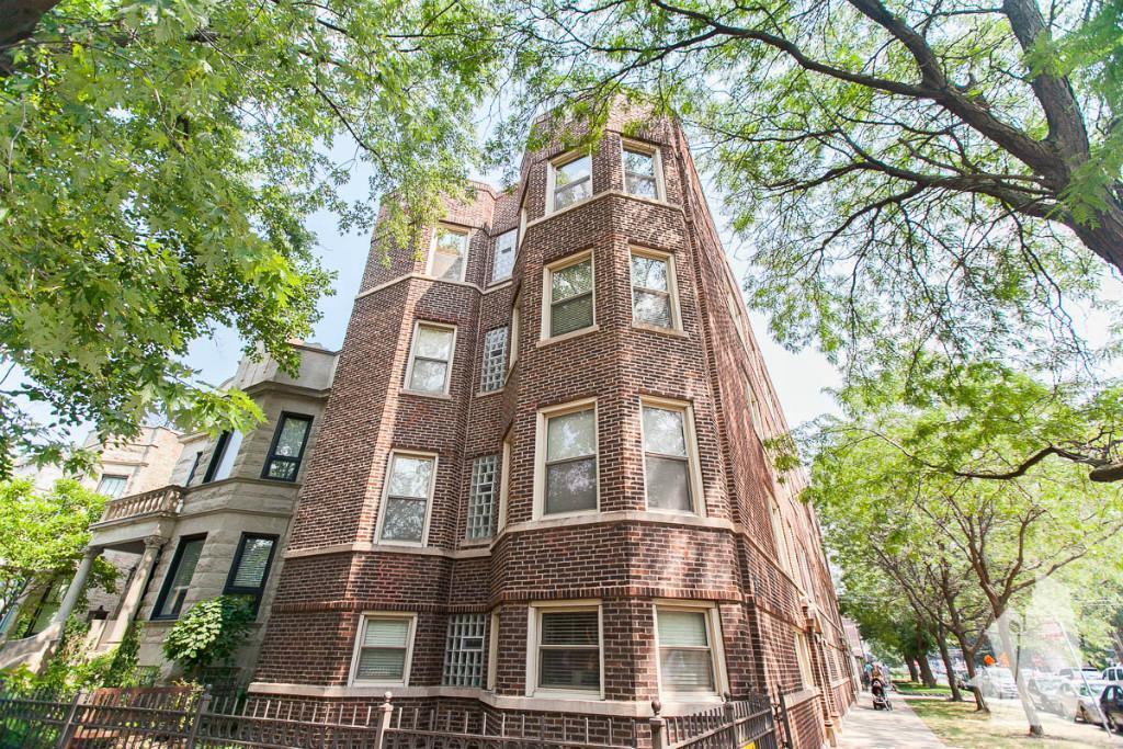 Building Photo - 1221 W Waveland Ave
