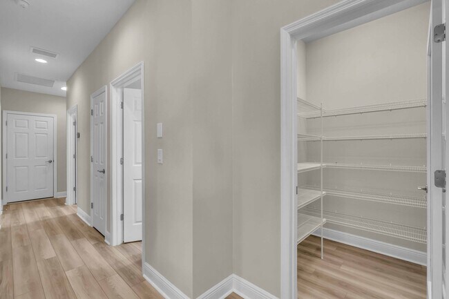 Building Photo - Beautiful Villa, ready to make it your home.