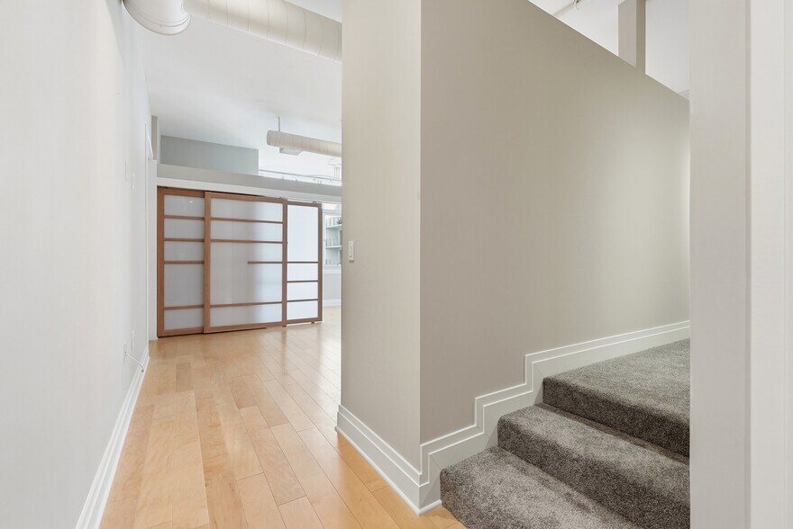 Building Photo - 811 4th St NW