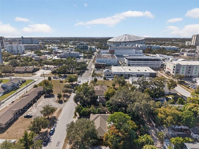 Building Photo - 260 13th St N