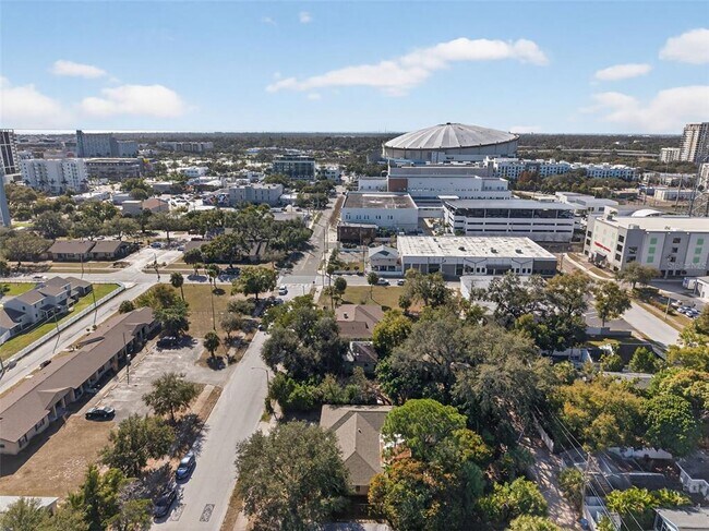 Building Photo - 260 13th St N