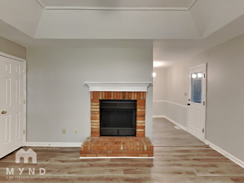 Building Photo - 4020 Hudson Dr