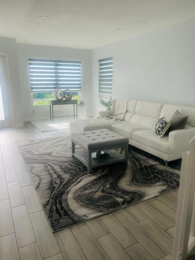 Building Photo - 3329 Apache Ln