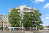 Building Photo - Experience Luxury Living in the Heart of C...