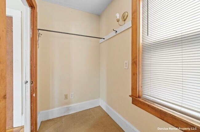 Building Photo - 63 Moran St