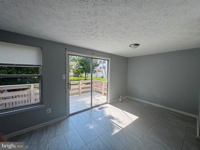 Building Photo - 1727 Sundance Dr