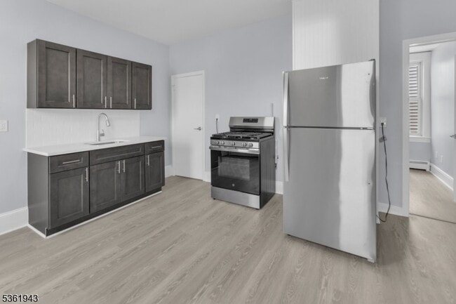 Building Photo - 215 Delaware St