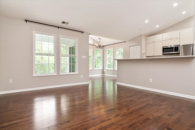 Building Photo - Piney Orchard Condo