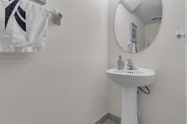 Building Photo - 11413 SW 252nd Ter