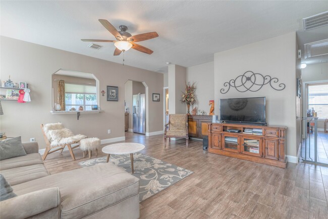 Building Photo - 22123 Holly Branch Dr