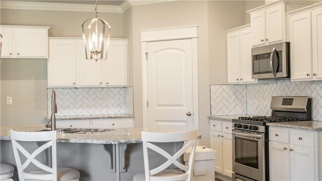 Building Photo - 1222 Bradley St